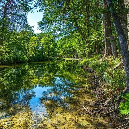 Clear River Cabin On Medina